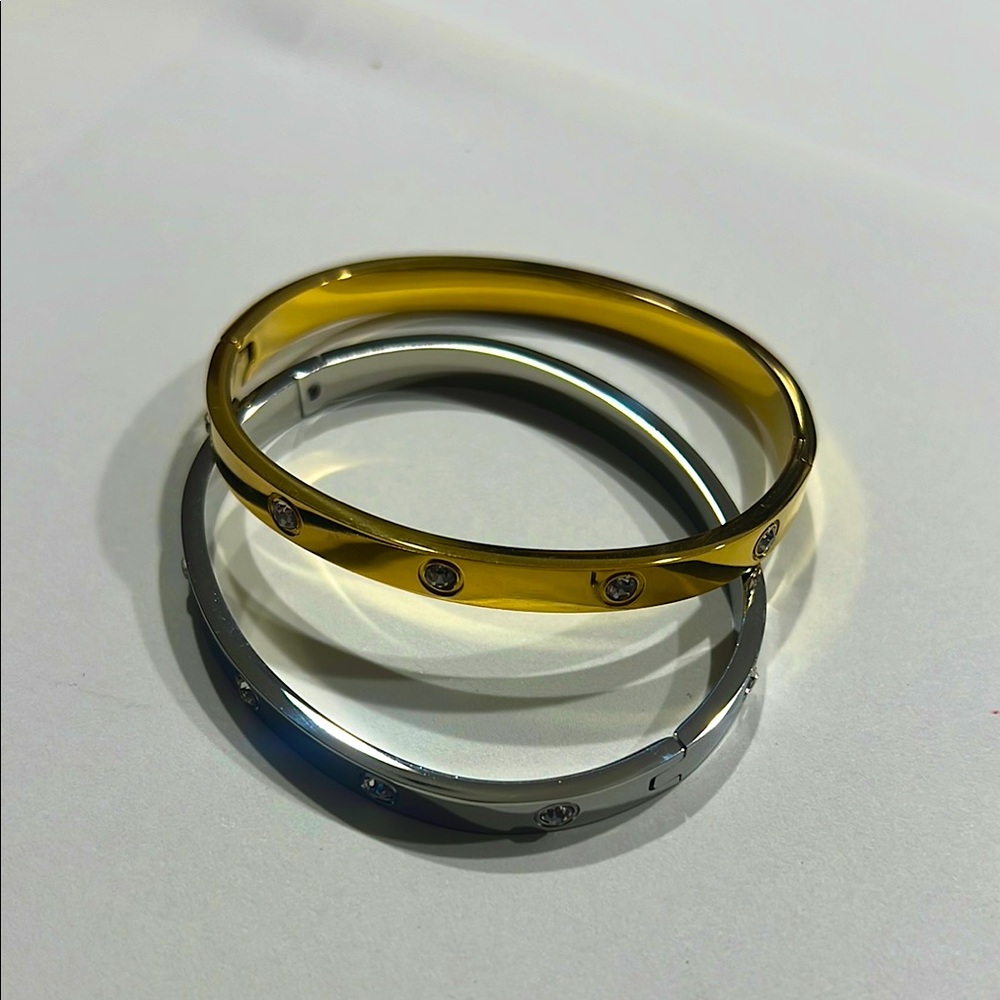 Fashion Jewelry - Bangle Set with Gem Accents